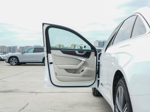 202355 TFSI quattro Ş {λ܇T