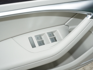 202355 TFSI quattro Ş ܇ƅ^