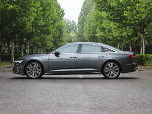 202355 TFSI quattro ŞӸ ȣ