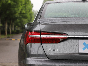 202355 TFSI quattro ŞӸ ^