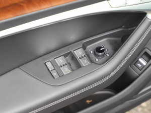 202355 TFSI quattro ŞӸ {܇ƅ^(q)	