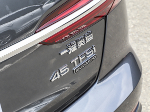 202345 TFSI quattro Ӹ ^