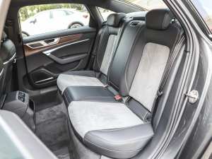 202345 TFSI quattro Ӹ 