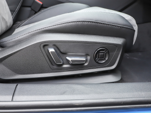 202345 TFSI quattro Ӹ g