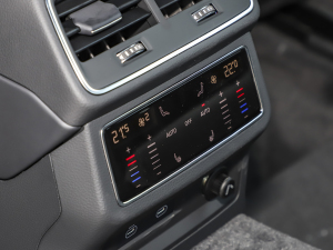 202345 TFSI quattro Ӹ g