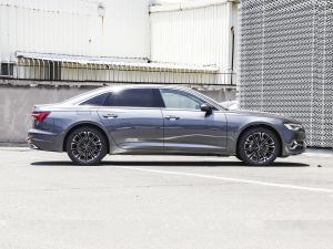 202345 TFSI quattro  ȣң