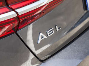 202345 TFSI quattro  ^