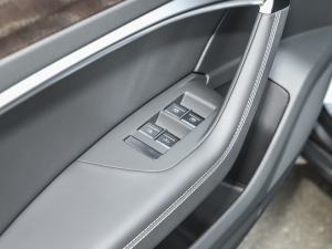 202345 TFSI quattro  ܇ƅ^(q)