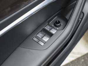 202345 TFSI quattro  п؅^