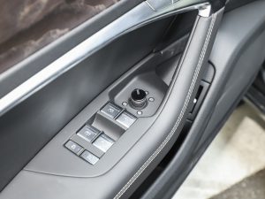 202345 TFSI quattro  п؅^