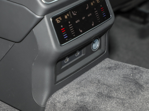 202345 TFSI quattro  п؅^