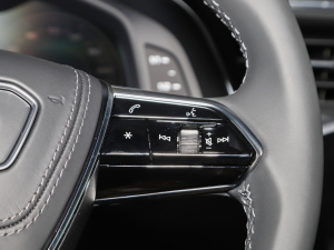 202345 TFSI xӸ п؅^