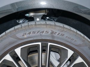 202355 TFSI quattro  ݆̥ߴ