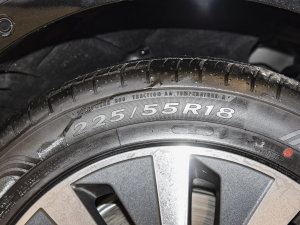 202345 TFSI x ݆̥ߴ