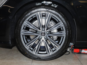 2023Ŀ 45 TFSI xӸ ݆Ȧ