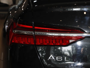 2023Ŀ 45 TFSI xӸ ^