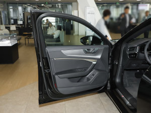 2023Ŀ 45 TFSI xӸ {λ܇T