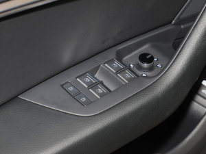 2023Ŀ 45 TFSI xӸ п؅^