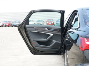 2023Ŀ 45 TFSI quattro xӸ ܇T