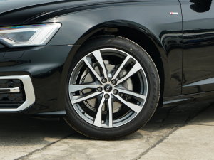 2023Ŀ 40 TFSI AӸ ݆Ȧ