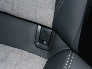 2023Ŀ 40 TFSI AӸ g