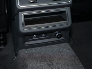 2023Ŀ 40 TFSI A п؅^