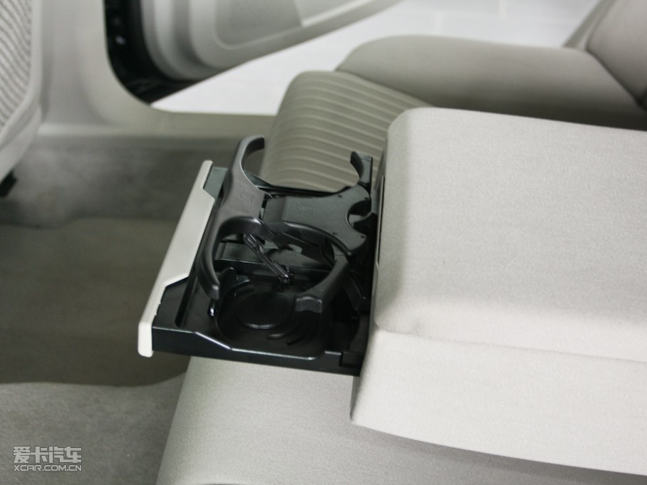 2010��W��A6L 2.0T �քӃ�������