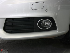 2010款2.0TFSI CVT技术版 前雾灯