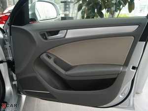 2010款2.0TFSI CVT标准版 空间座椅