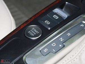 2010款2.0TFSI CVT技术版 中控区