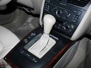 2010款2.0TFSI CVT技术版 换挡杆
