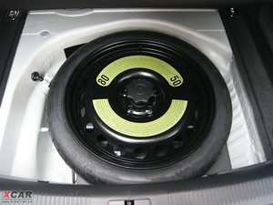 2010款2.0TFSI CVT标准版 备胎
