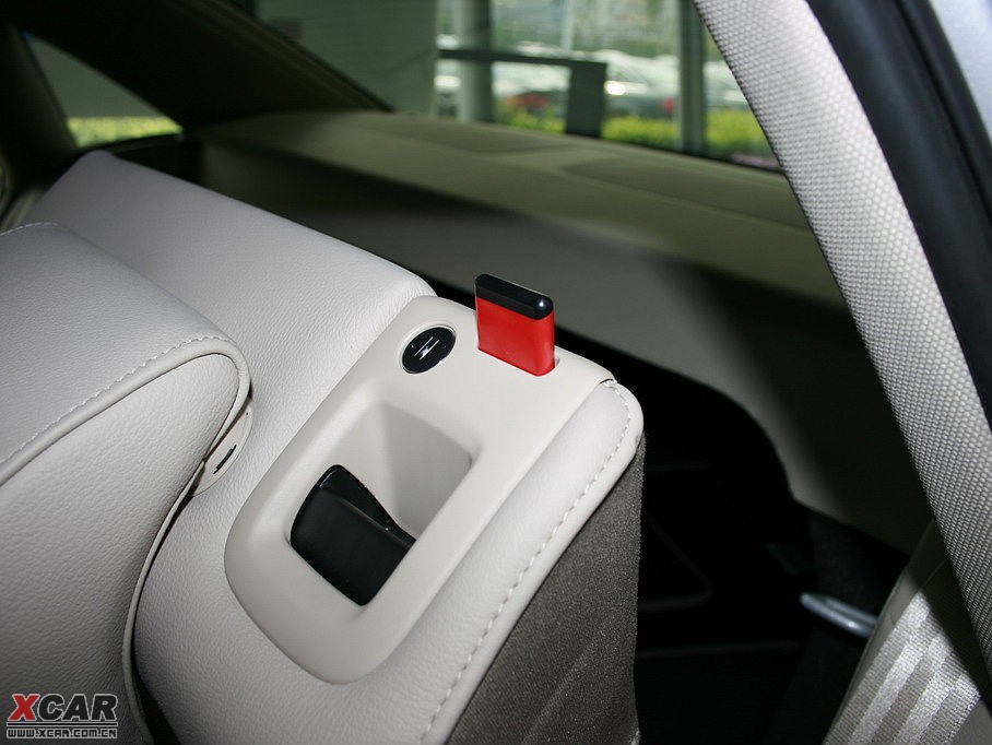 2010?yun)WA4L 2.0TFSI CVTg(sh)