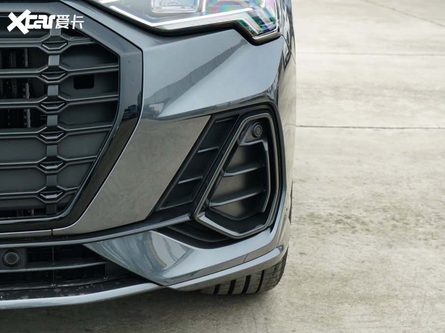 2023WQ3 45 TFSI quattro rЄӸ