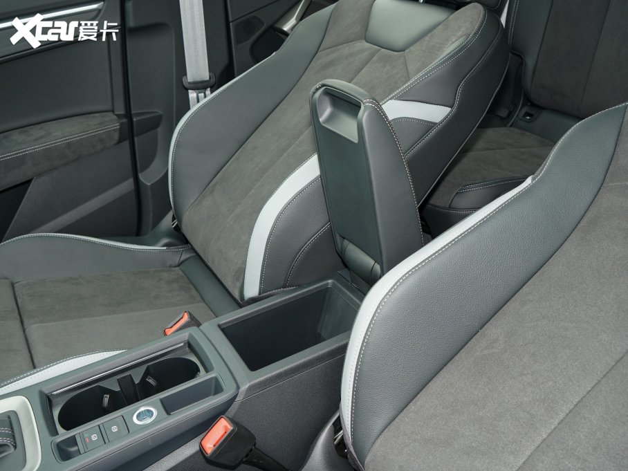 2023WQ3 45 TFSI quattro rЄӸ