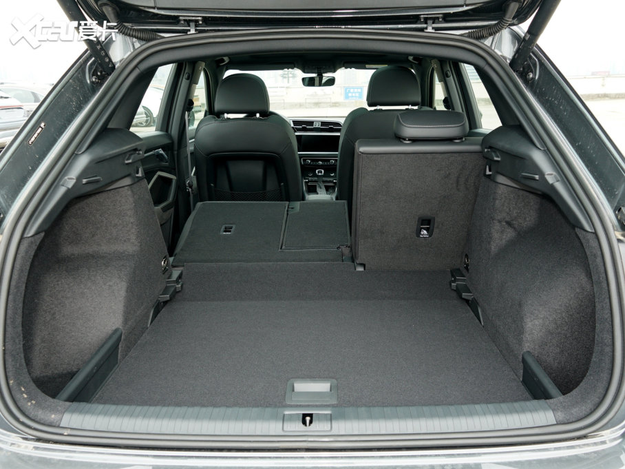 2023WQ3 45 TFSI quattro rЄӸ