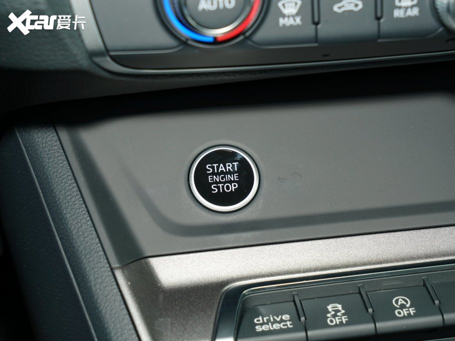 2023WQ3 45 TFSI quattro rЄӸ