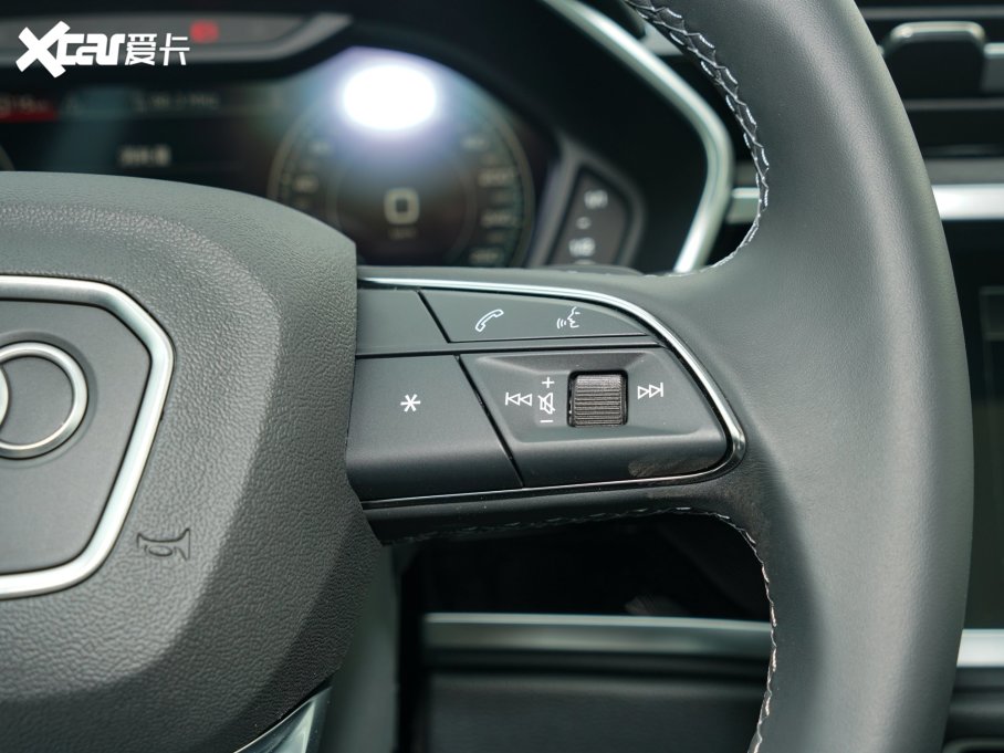 2023WQ3 45 TFSI quattro rЄӸ