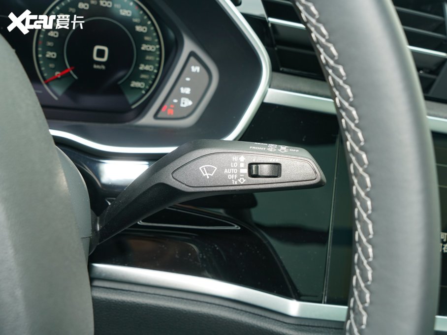 2023WQ3 45 TFSI quattro rЄӸ