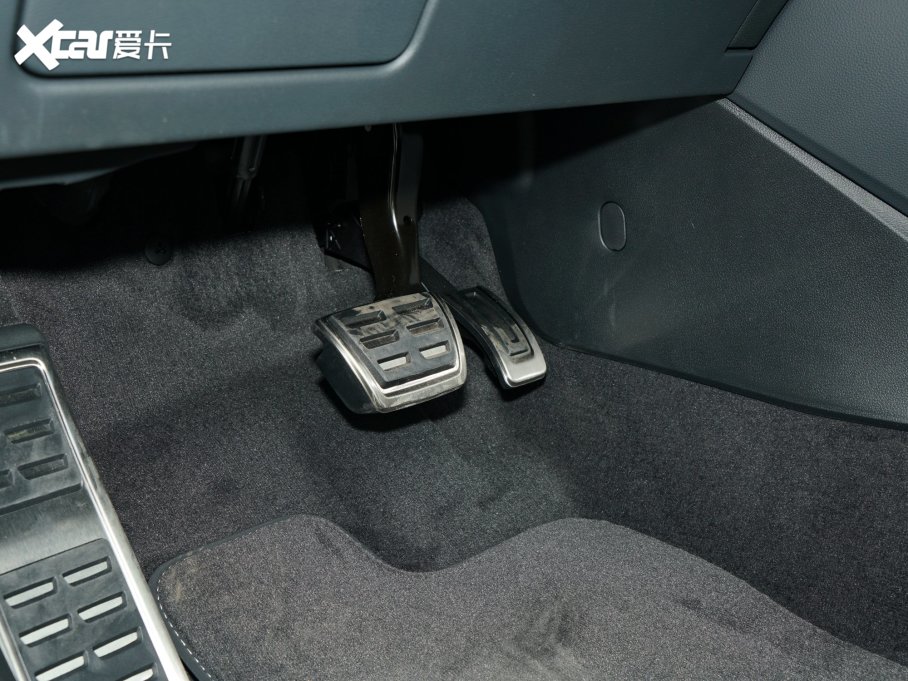 2023WQ3 45 TFSI quattro rЄӸ