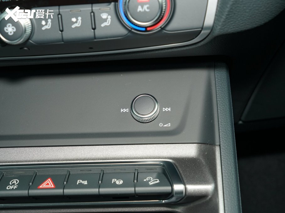 2023WQ3 45 TFSI quattro rЄӸ