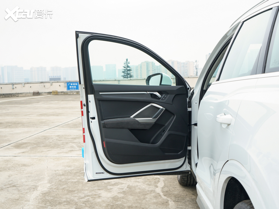 2023WQ3 Ŀ 40 TFSI rЄӸ