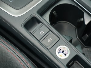 2023款40 TFSI RS套件燃速型 驻车制动器