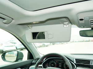2023款40 TFSI RS套件燃速型 遮阳板（左）