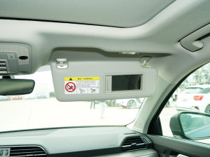 2023款40 TFSI RS套件燃速型 遮阳板（右）