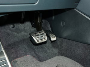 202340 TFSI RS׼ȼ п؅^(q)