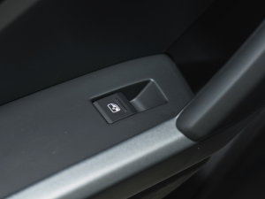 202340 TFSI rЄӸ ܇ƅ^(q)