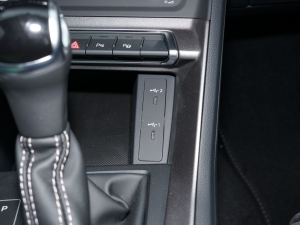 2023Ŀ 40 TFSI rЄӸ п؅^(q)