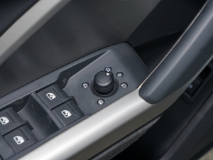 2023Ŀ 40 TFSI rЄӸ п؅^(q)