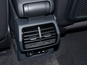 2023Ŀ 40 TFSI rЄӸ п؅^(q)